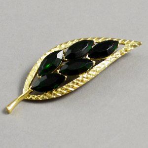 Vintage Emerald Green Faceted Rhinestones Gold Tone Willow Leaf Design Brooch